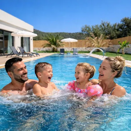 Tera Private Pool & Jacuzzi Fethiye